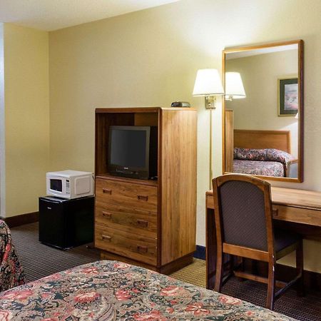 Rodeway Inn Greenwood Luaran gambar